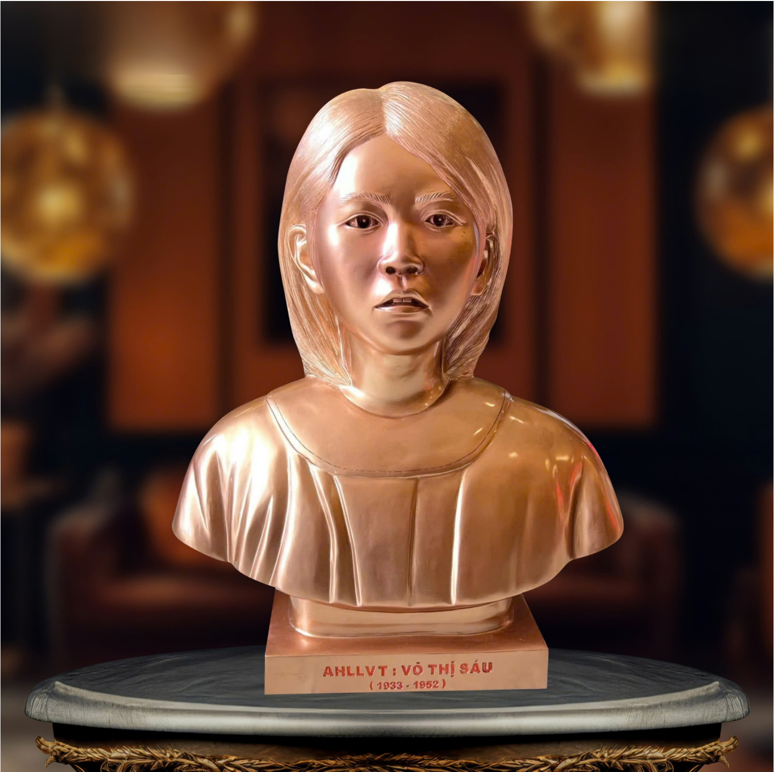 Tượng chân dung bằng đồng anh hùng Võ Thị Sáu