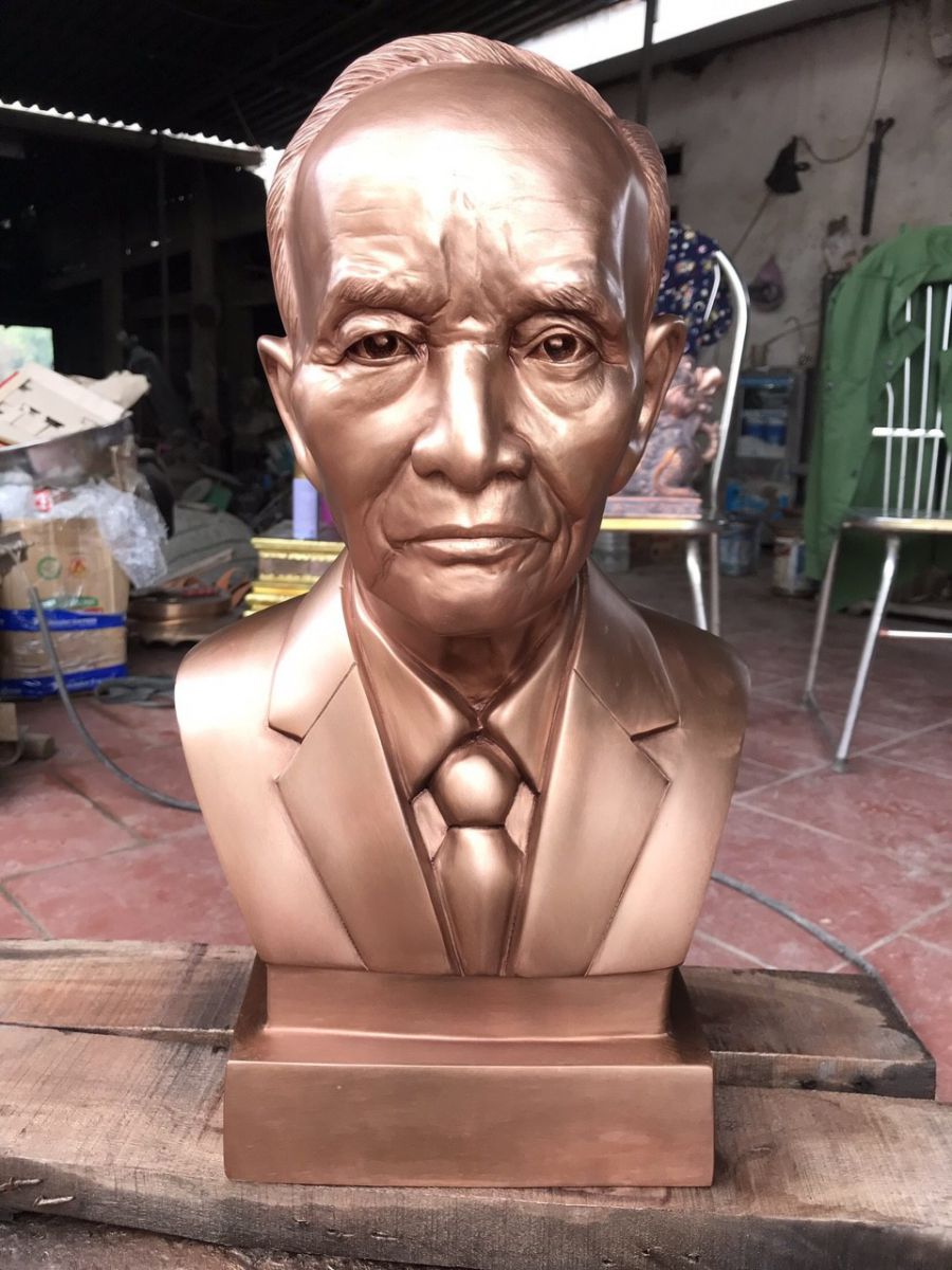 Đúc tượng đồng, đúc tượng chân dung toàn thân